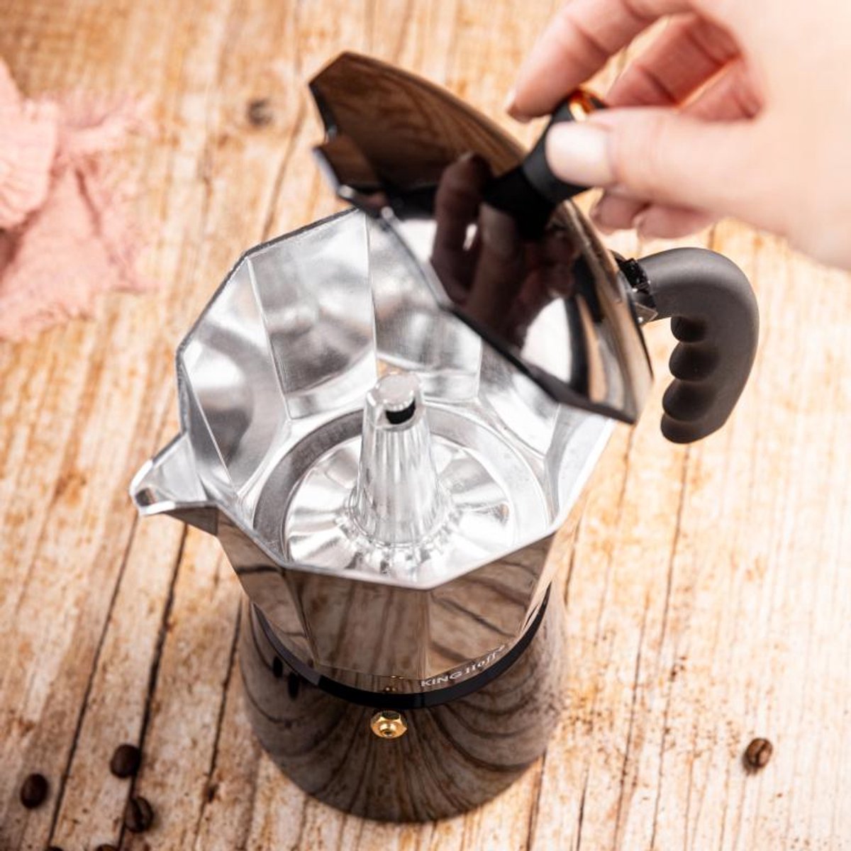 Kinghoff Aluminium Espressokoffiezetapparaat KH-1885 – 12 Kopjes – Zwart – Geschikt voor Inductie - 600ml - Percolator