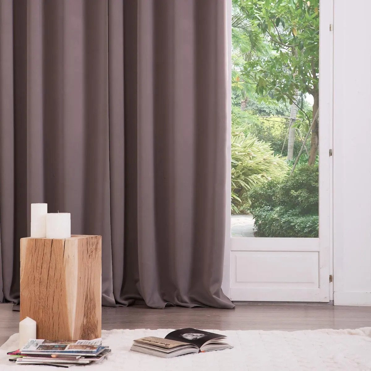 Atmosphera verduisterende gordijnen - set 2x stuks - B135 x L240 cm - taupe - geplooid - met ringen - kant en klaar