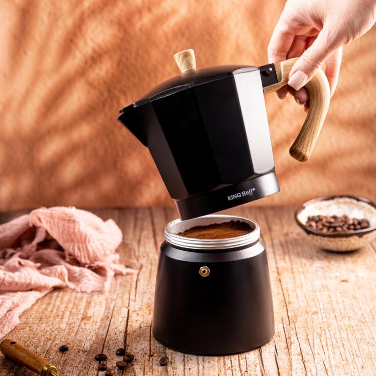 Kinghoff Aluminium Espressomaker KH-1888 – 12 Kopjes – Zwart Met Houten Handvat – Geschikt voor Inductie - 600ml - Percolator