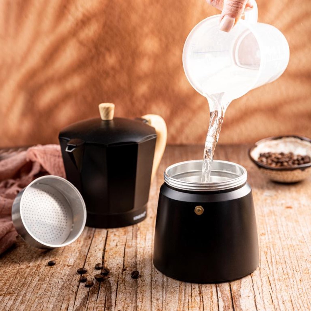 Kinghoff Aluminium Espressomaker KH-1888 – 12 Kopjes – Zwart Met Houten Handvat – Geschikt voor Inductie - 600ml - Percolator