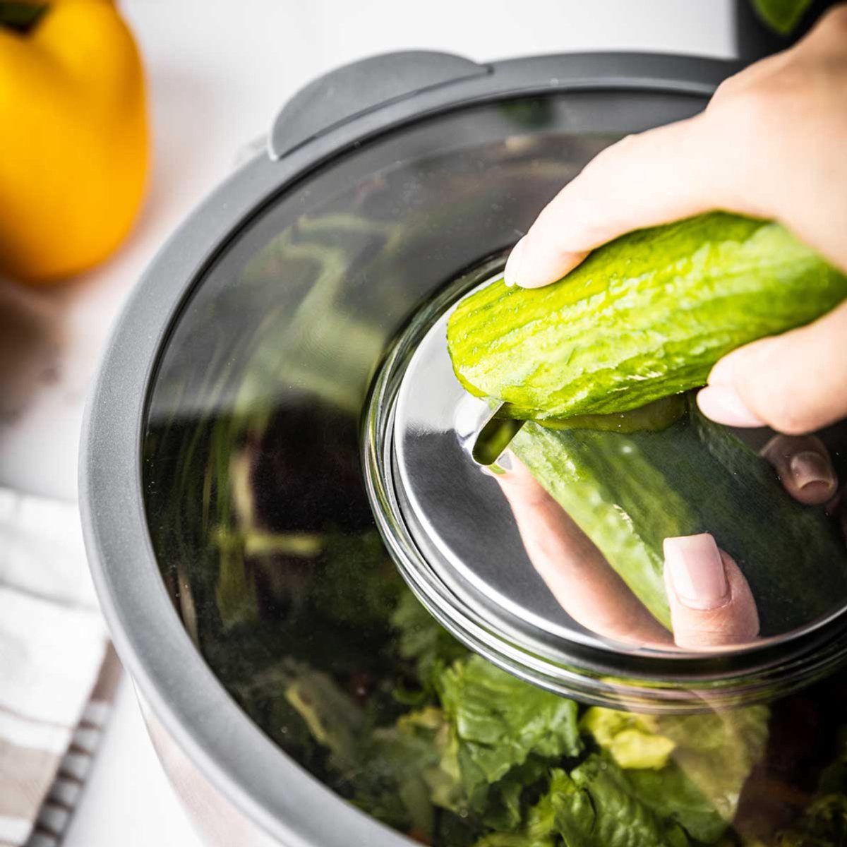 Kinghoff KH-1807 Professionele Roestvrijstalen Mengkom - 5 Liter - Met Deksel & Meetverdeling - Multifunctioneel voor Kneden, Raspen & Opslag