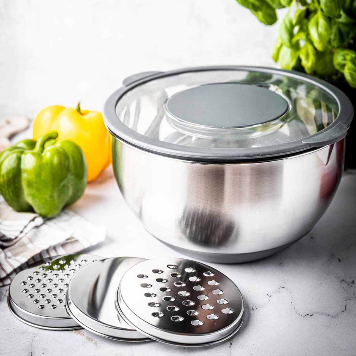 Kinghoff KH-1807 Professionele Roestvrijstalen Mengkom - 5 Liter - Met Deksel & Meetverdeling - Multifunctioneel voor Kneden, Raspen & Opslag