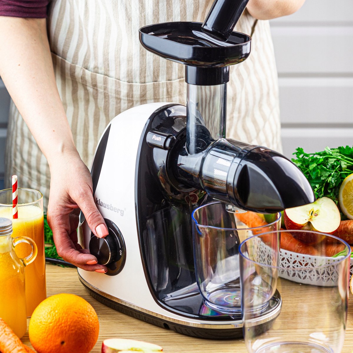 Klausberg Slow Juicer KB-7863 – 150W | Cold Press | Stille Juicer - Groenten en Fruitpers – Met Pulpreservoir - Juice Maker - Grijs